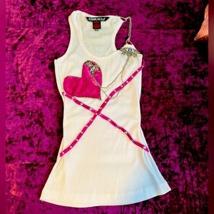 Kimikal Tank Top White with Red velvet heart and chains